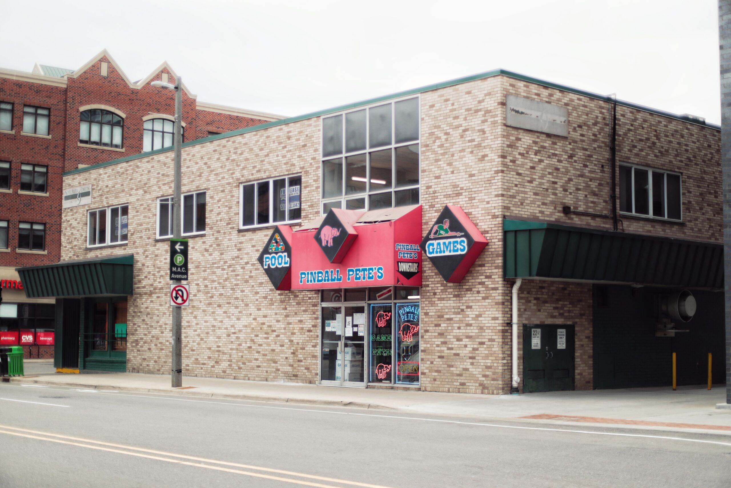 Pinball Petes East Lansing Info